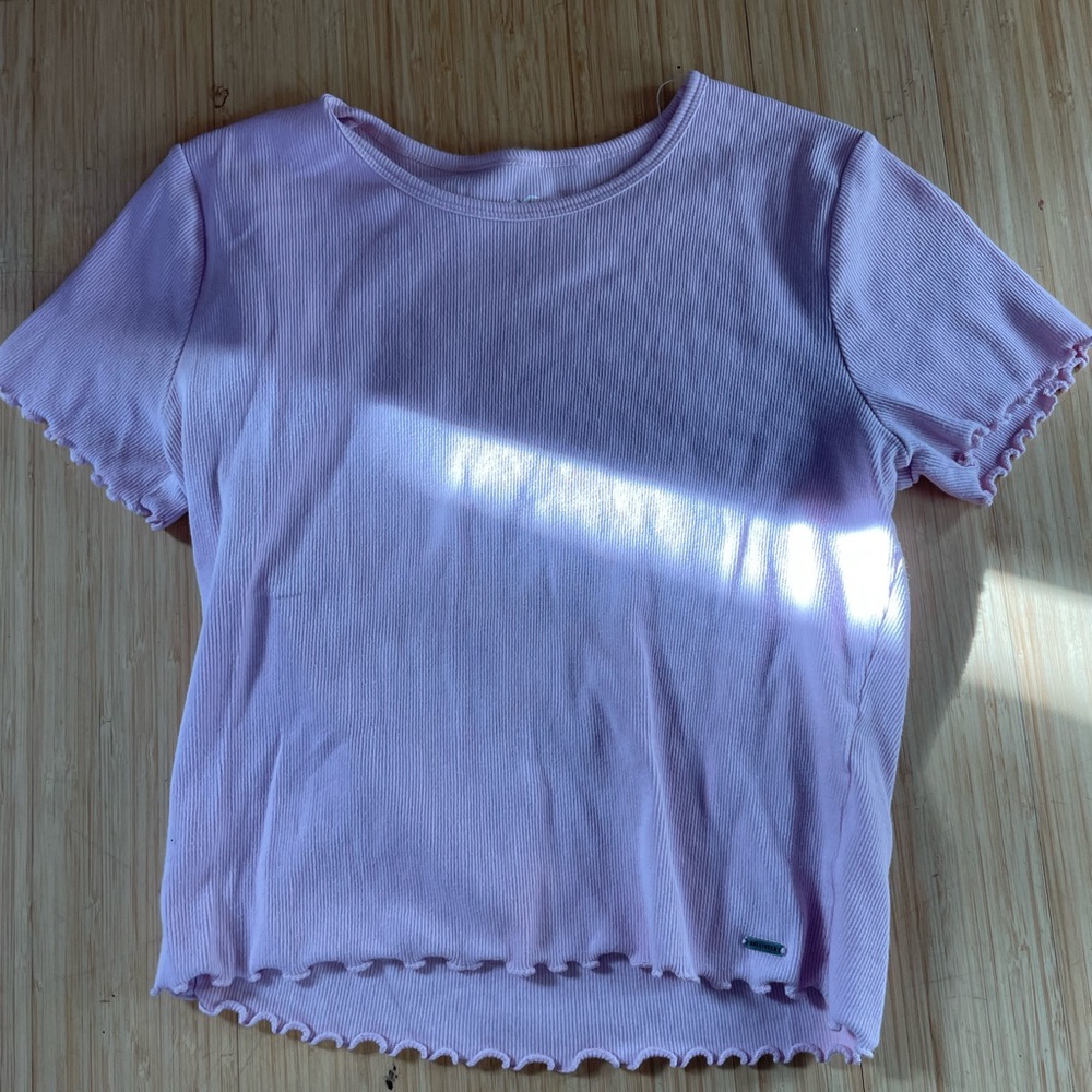 Hollister Light Pink Lettuce Trim Baby Tee~M
